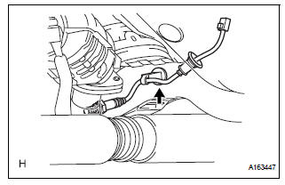 REMOVE CENTER EXHAUST PIPE ASSEMBLY