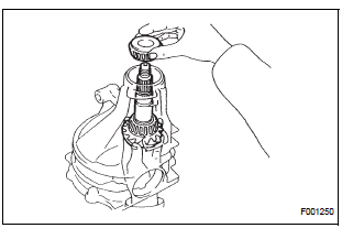 ADJUST DIFFERENTIAL DRIVE PINION PRELOAD